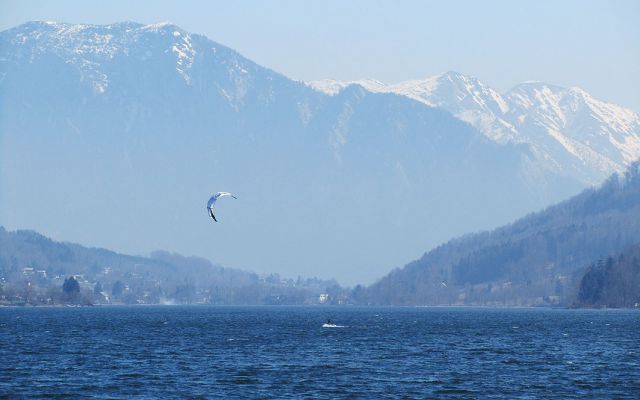 Kitesurfen op de Mondsee