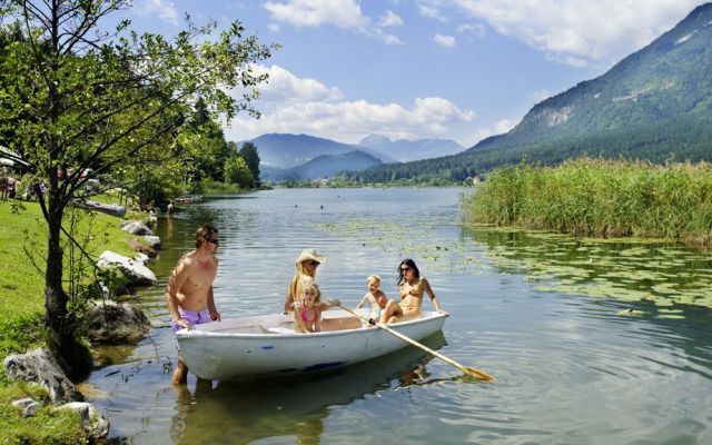 Boot varen op Presseggersee