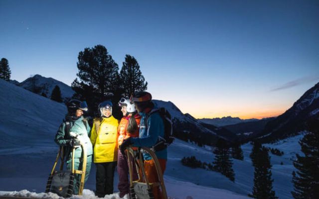 In de avond sleeën in kühtai