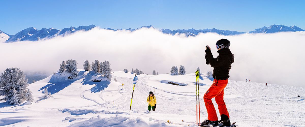 Skier op de piste